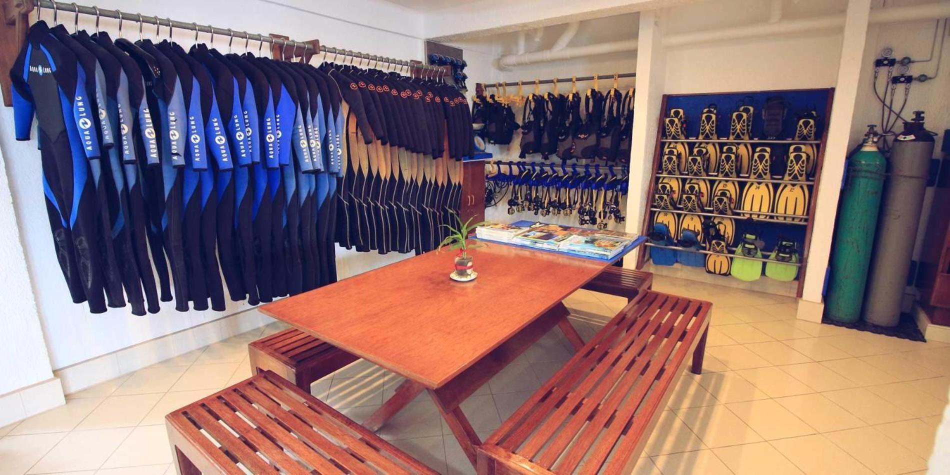 Mermaid Resort And Dive Center ปูแอร์โตกาเลรา ภายนอก รูปภาพ