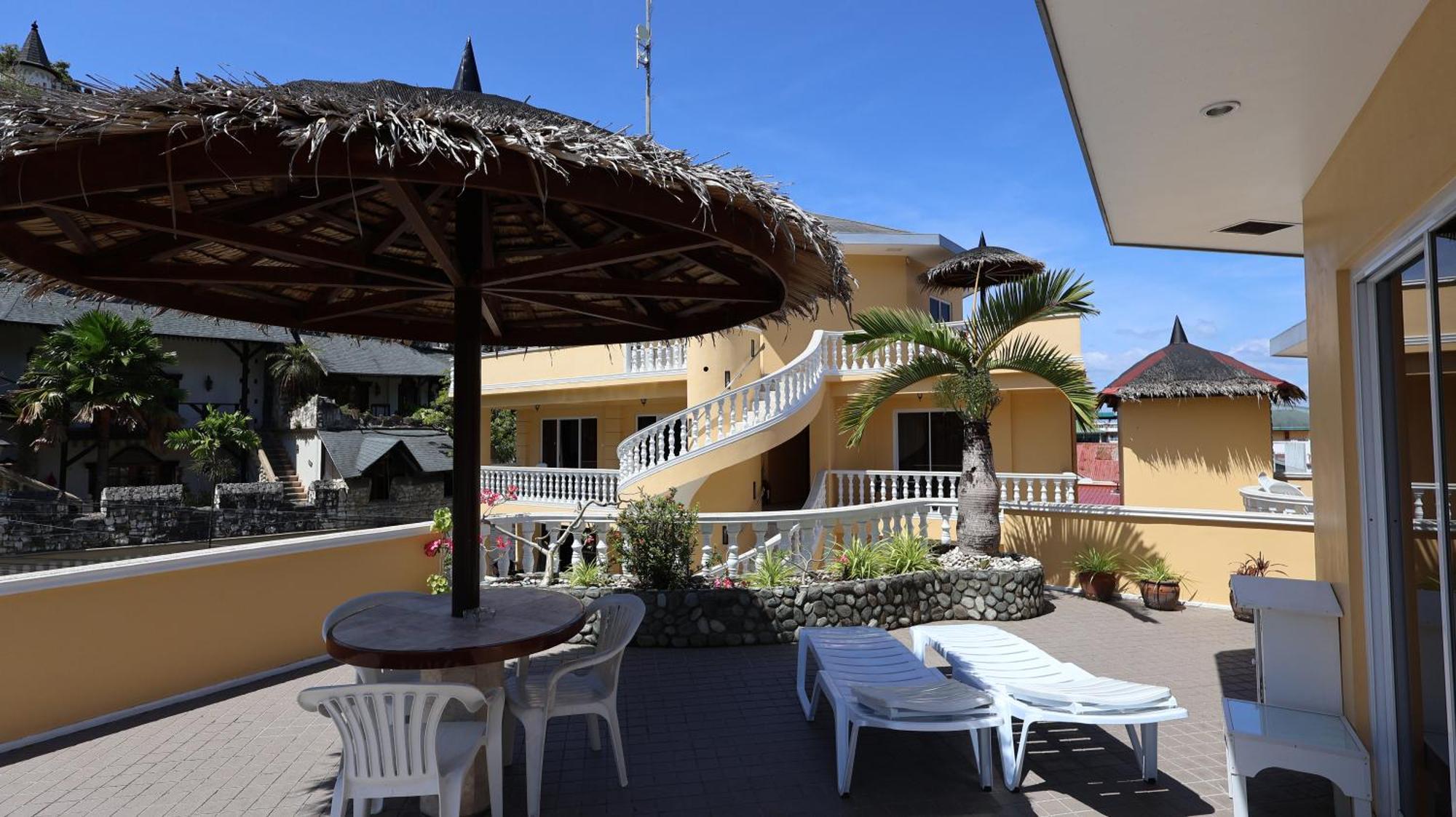 Mermaid Resort And Dive Center ปูแอร์โตกาเลรา ภายนอก รูปภาพ