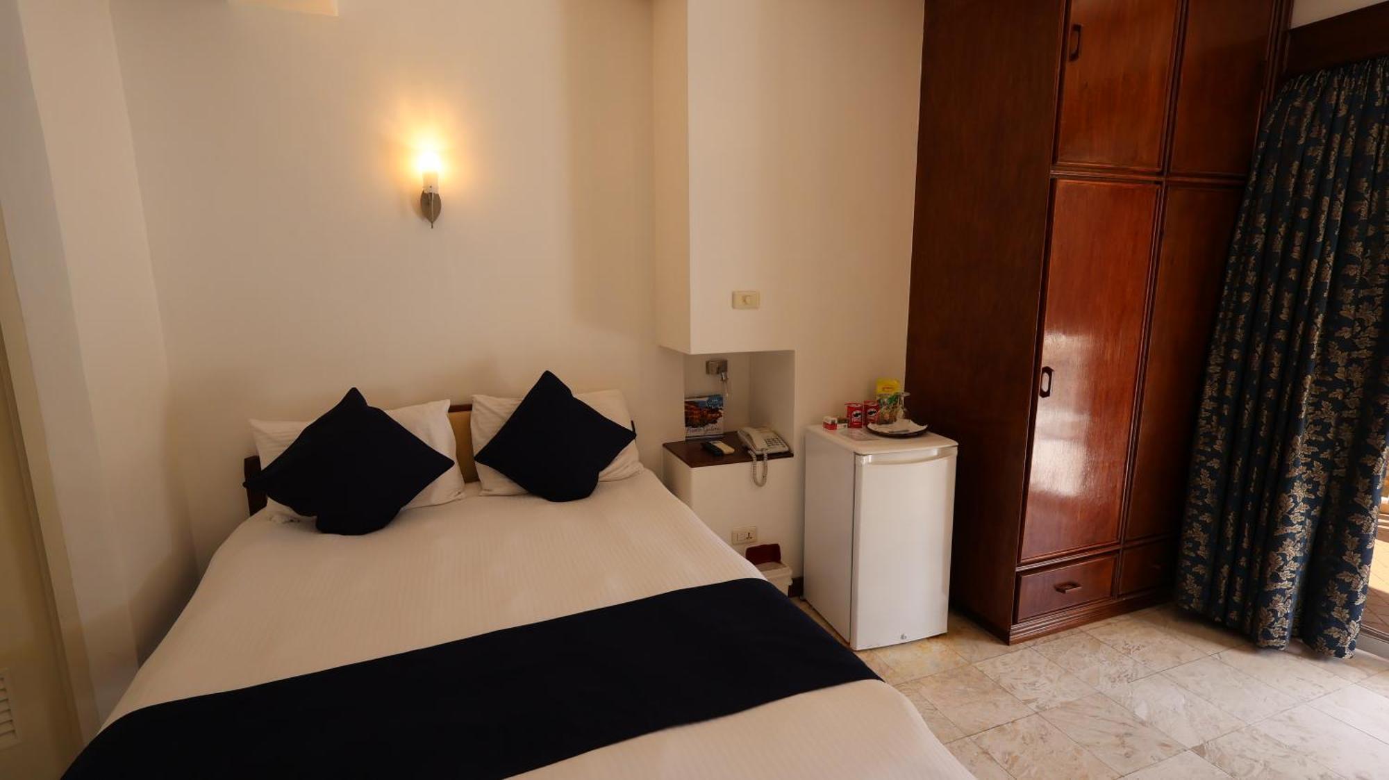 Mermaid Resort And Dive Center ปูแอร์โตกาเลรา ภายนอก รูปภาพ