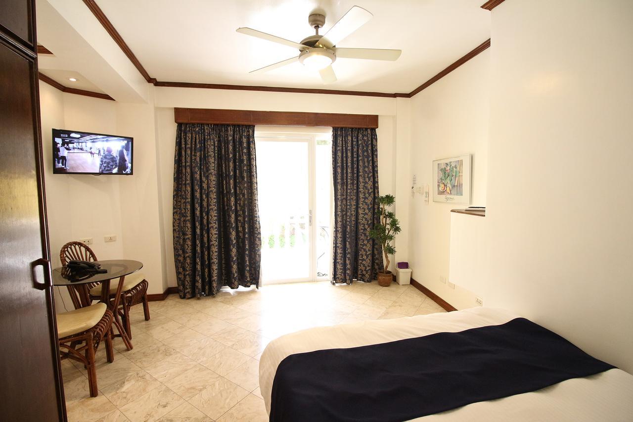Mermaid Resort And Dive Center ปูแอร์โตกาเลรา ภายนอก รูปภาพ