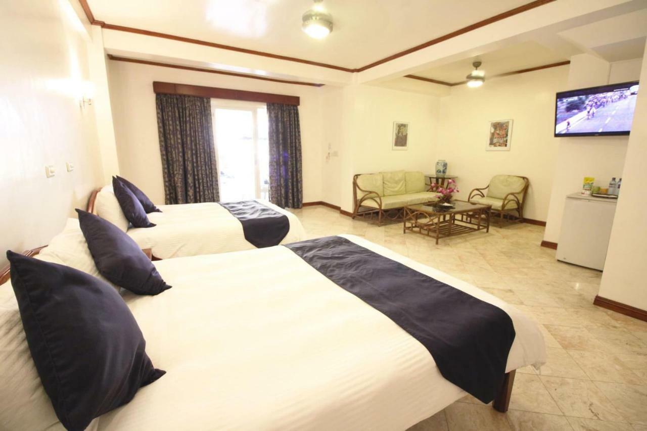 Mermaid Resort And Dive Center ปูแอร์โตกาเลรา ภายนอก รูปภาพ